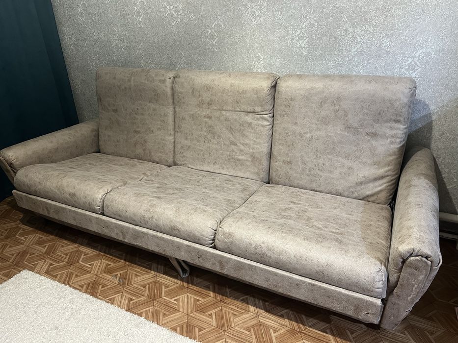 Диван советский)