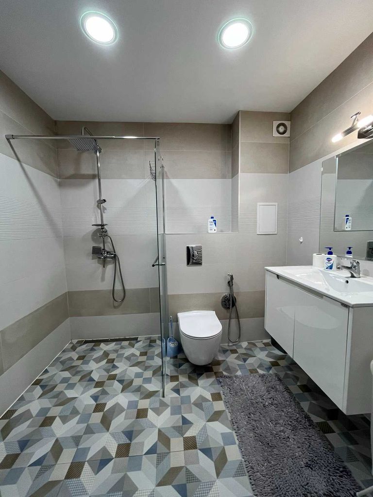 Дава се под наем Двустаен апартамент в София, Зона Б-19 - 81 кв.м за 740 € - Снимка #12