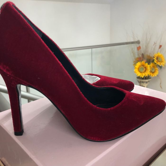 Pantofi și plicuri ocazie