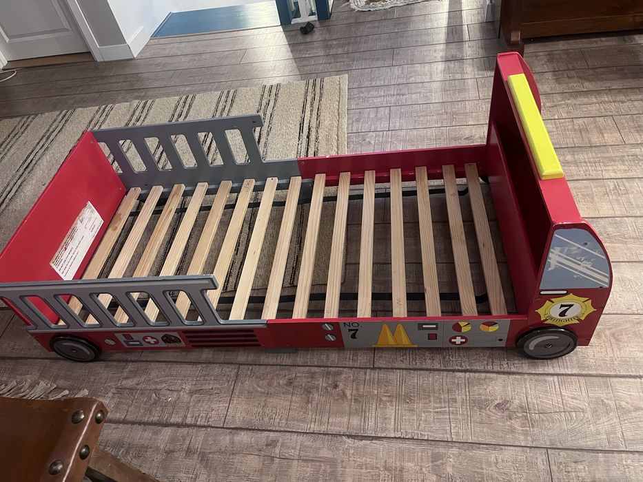 Pat pentru copii camion