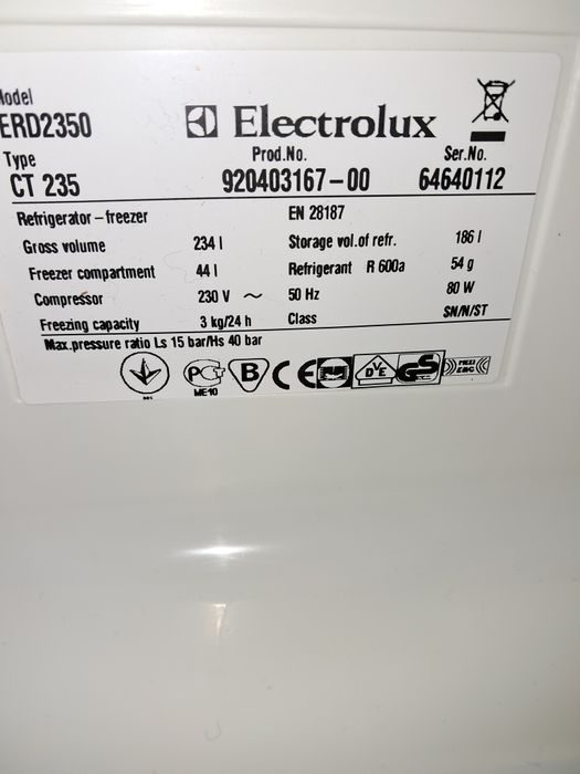 Хладилник с горна камера Electrolux