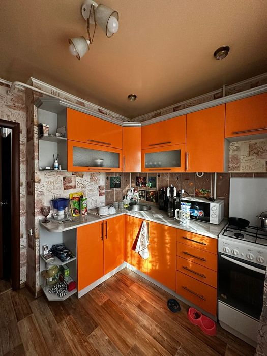 Продам 1 ленинградку,р-он Мебель Виль "