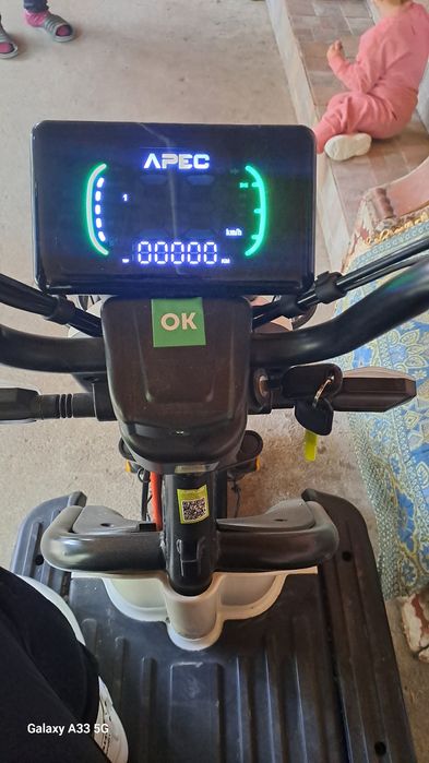 Vând triciclu electric nou