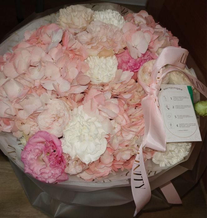 Роскошный букет в нежных пастельных тонах