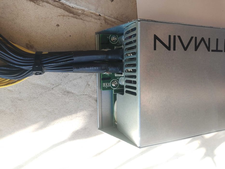 захранване Bitmain APW++-12-1600 A3