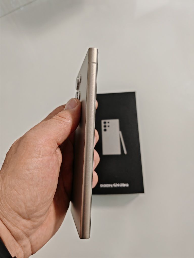 Samsung 24 Ultra Titanium gray