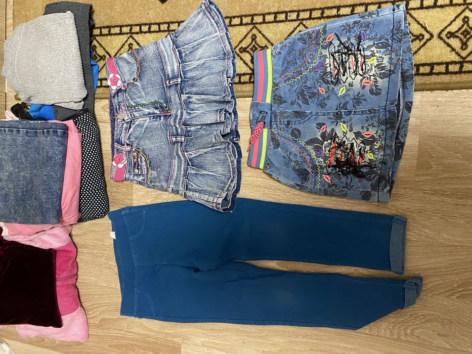 Lot haine fetită 4-5 ani