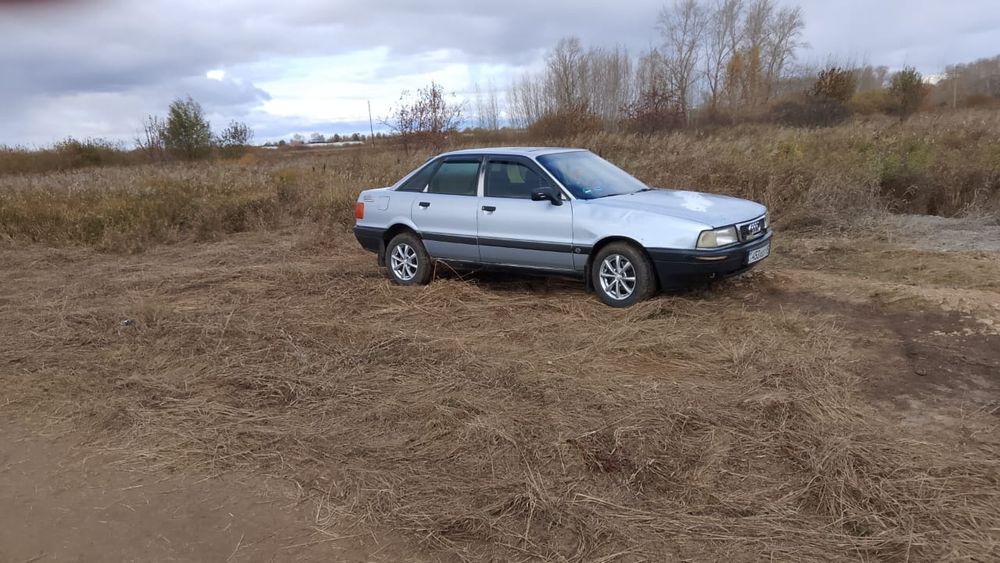 Продам машину Ауди 80 б3