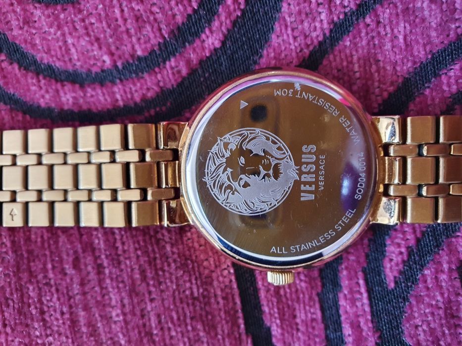Позлатен 100% оригинален часовник VERSUS BY VERSACE