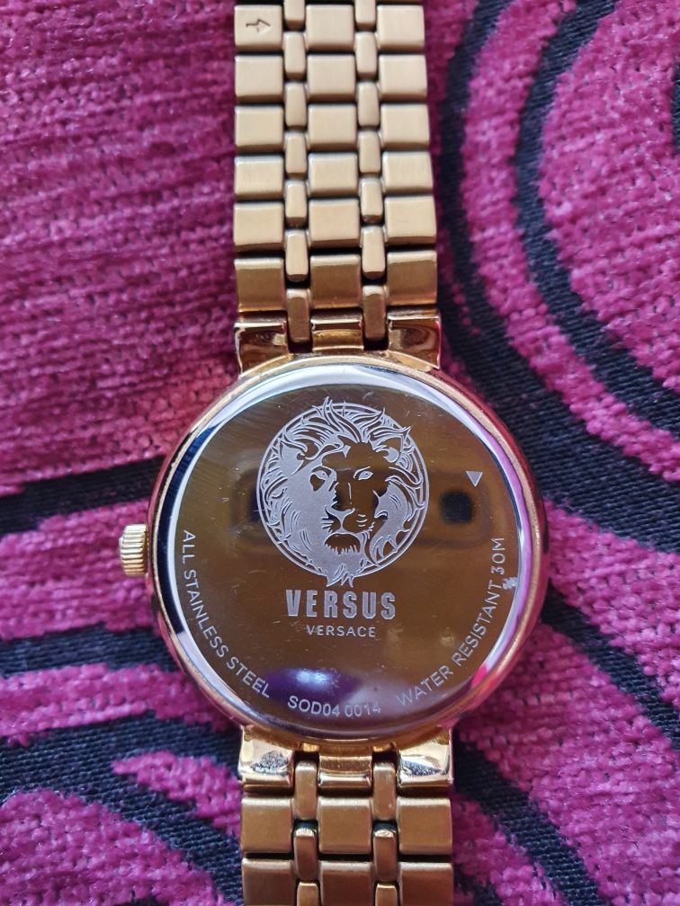 Позлатен 100% оригинален часовник VERSUS BY VERSACE