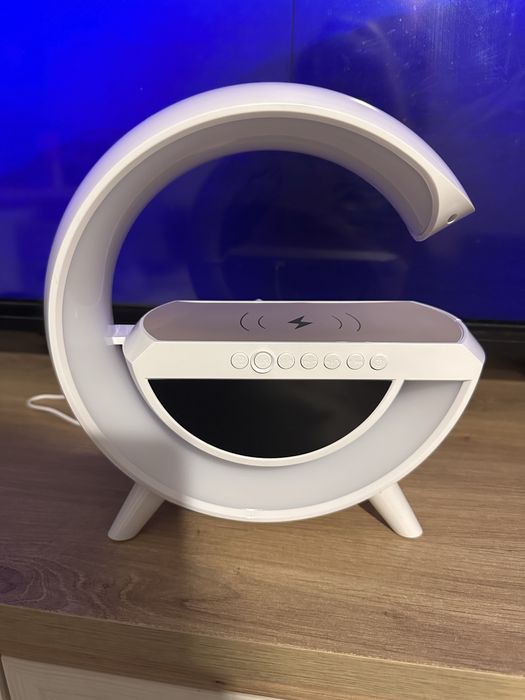 Нова комбинирана нощна лампа със зарядно, часовник, тонколона