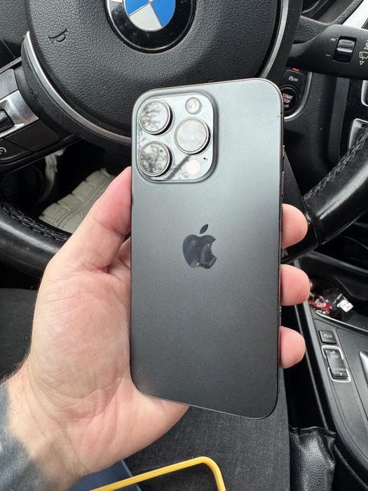 Iphone 15 Pro titanium black Neverlocked 128 gb