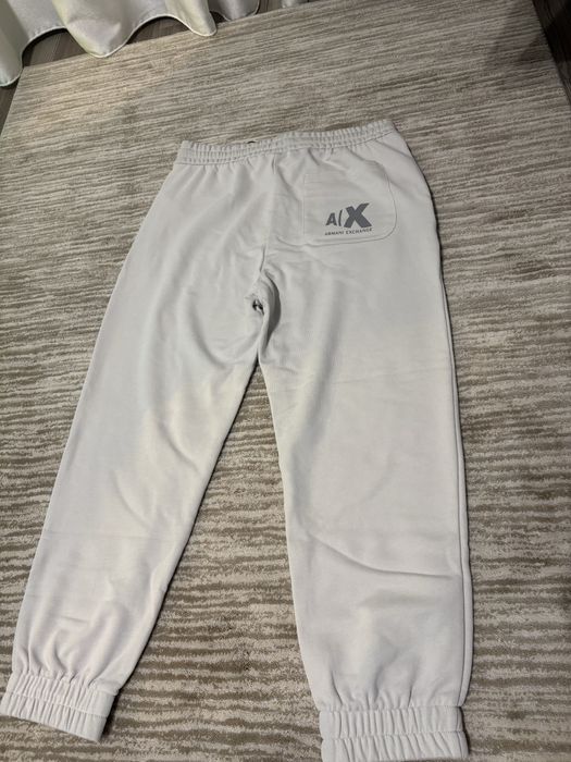 Pantaloni Armani Exchange noi cu eticheta