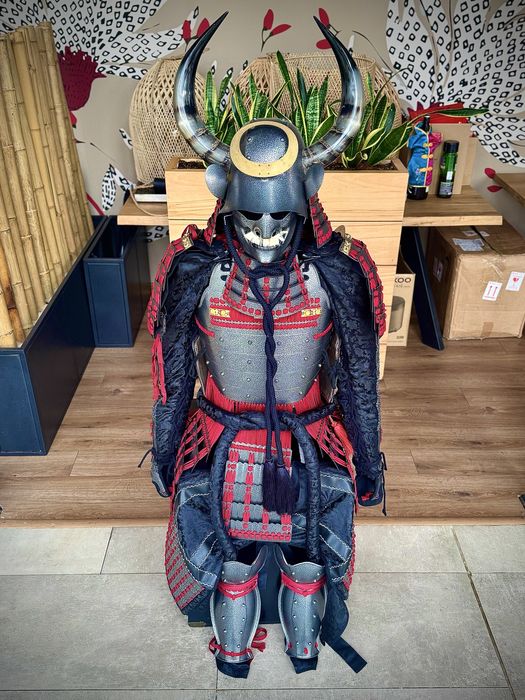 Самурайска броня – ръчно изработен, колекционерски модел от Япония