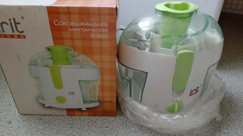 Продам сока выжималку