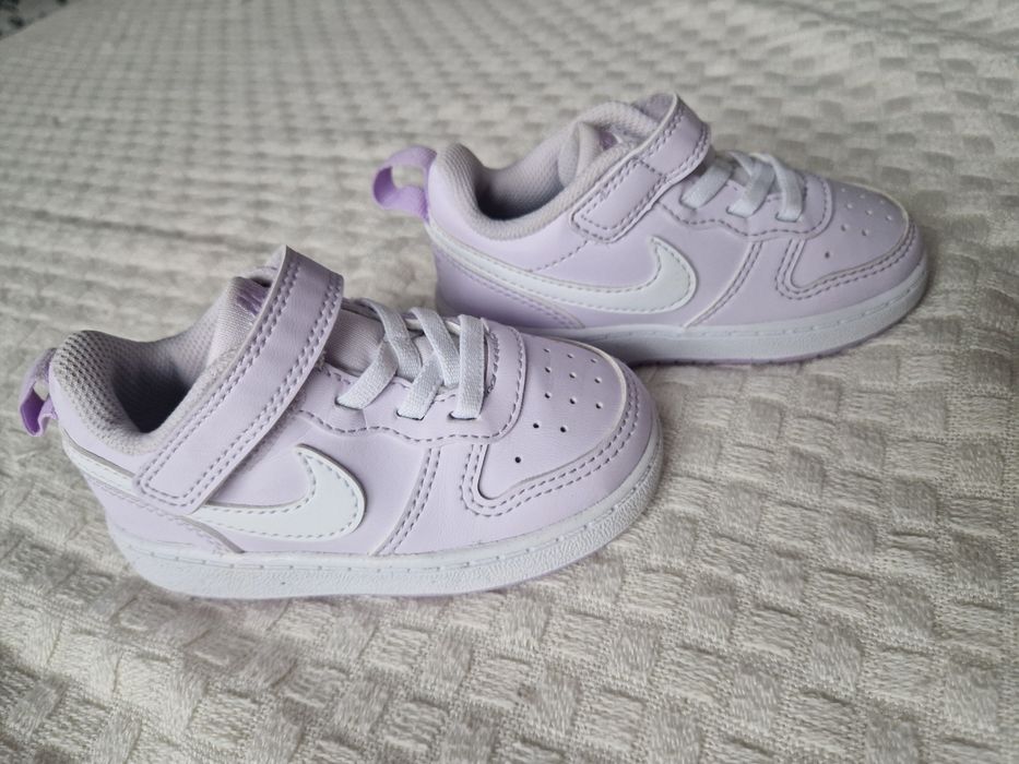 Adidasi Nike Fete lila