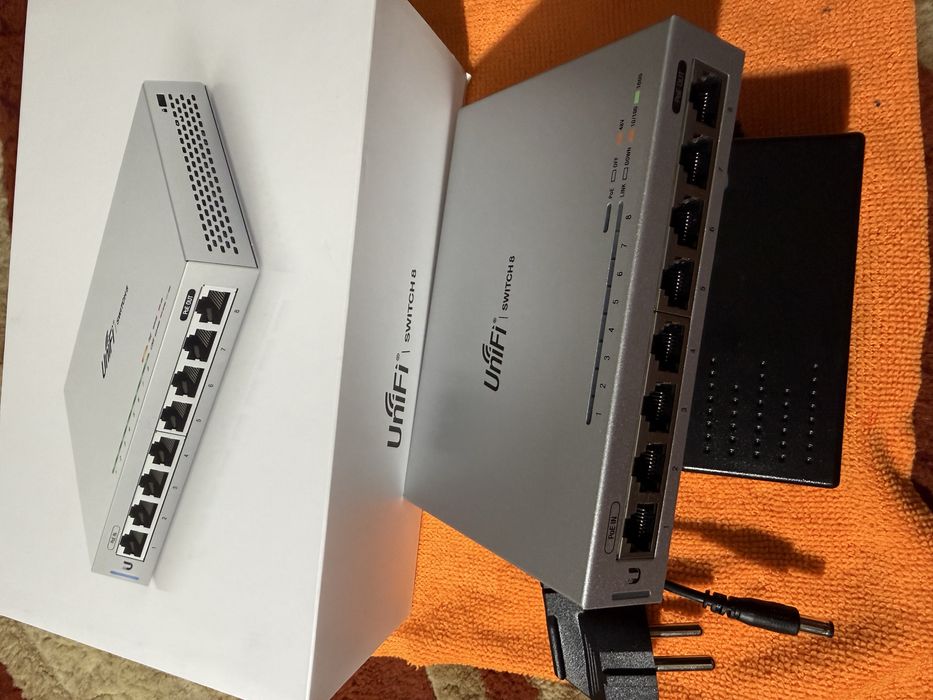 Switch Ubiquiti UniFi US-8, 8-porturi G-bit, Layer 2, PoE-passthrough