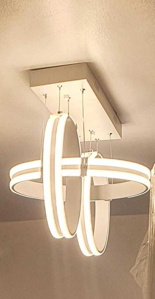 Lampa de plafon cu LED-uri, defecta partial