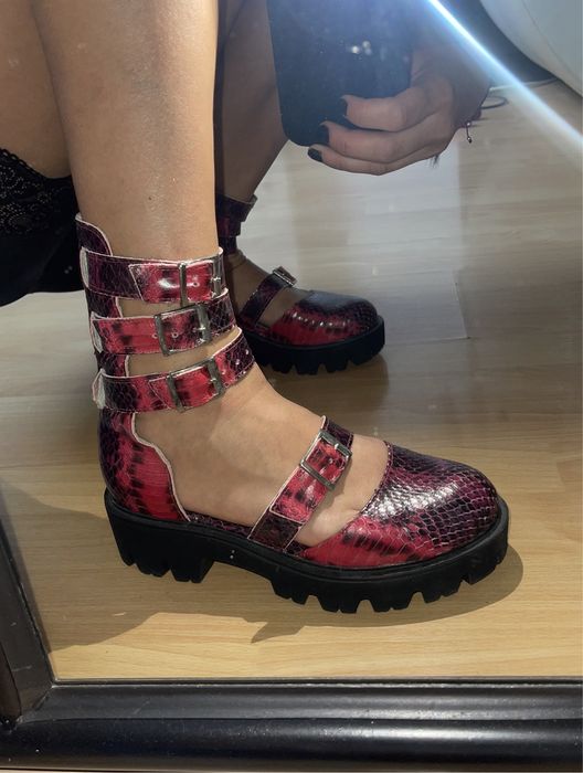 Sandale/saboti cu bretele,piele model croco