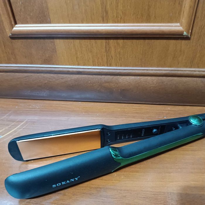 Продам утюжок для волос и плойку