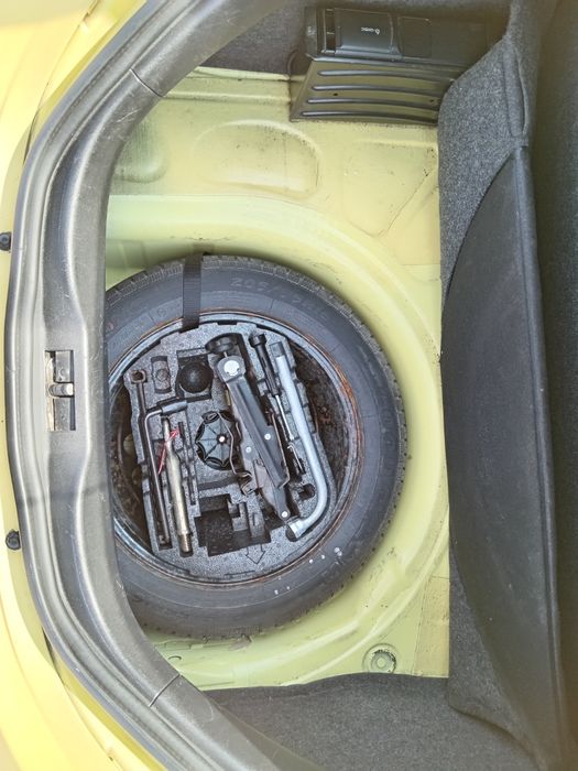 Vând  Vw New Beetle motor  2.0 benzină