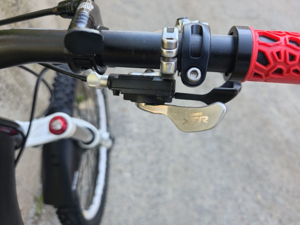 Specialized Enduro 26 цола XTR 1x10 Marzocchi Bomber Карбонов Обслужен