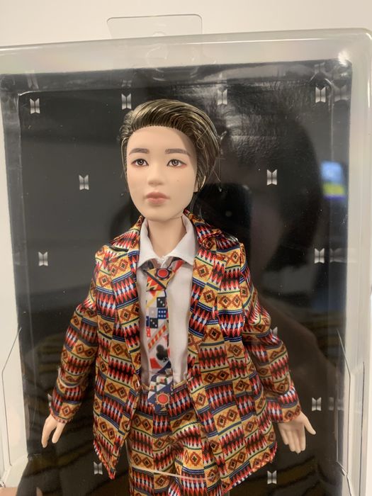 Papusa BTS Mattel Jimin noua