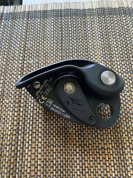 Dispozitiv Petzl Gri-Gri nou