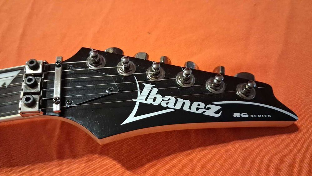 Електрическа китара Ibanez RG 320 floyd rose