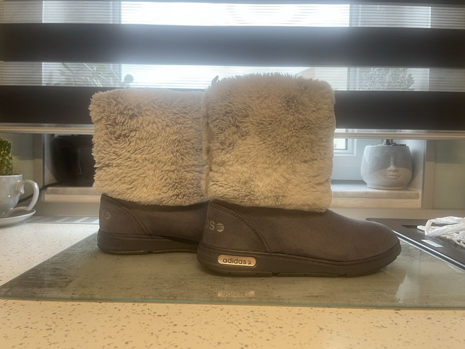 Vând cizme Adidas