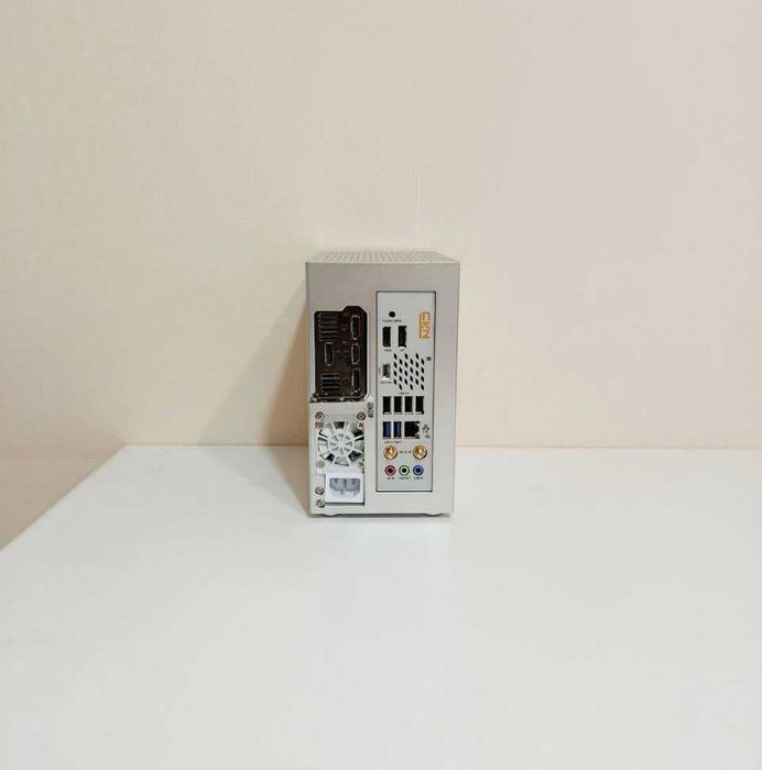 Mini-ITX Компьютер/Core i5-14600/Gigabyte RTX 5060/Монитор 2K 180HZ