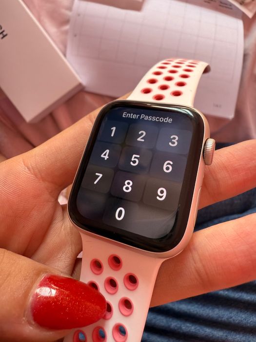 Нов Apple Watch SE 2 GEN