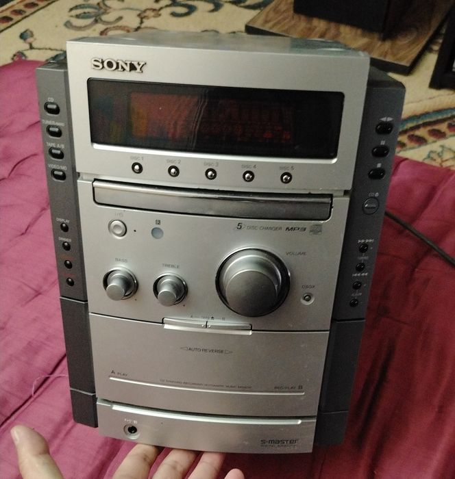 Sony музыкальный центр сотилади