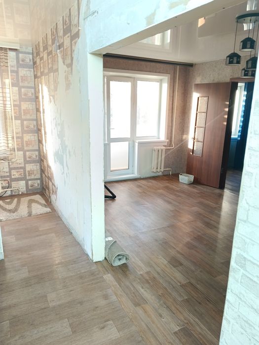 Продам 2 х комн квар. 3 мкр-7 дом- 2   этаж