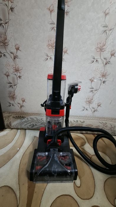 Продам вертикальный моющий пылесос COMPAS