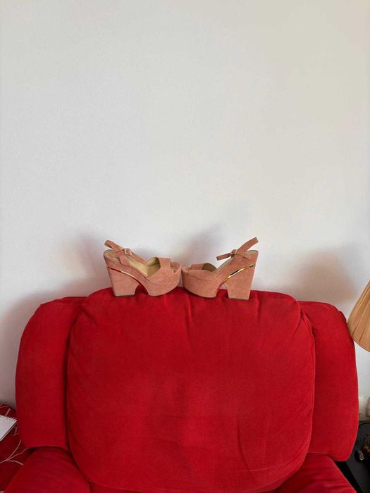 Vând sandale Michael Kors , mărimea 5(35) , foarte confortabile