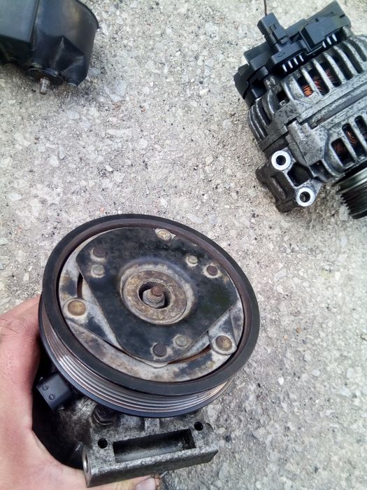 Продавам авточасти за Рено Меган динамо,стопове за Рено Меган,динамо,к