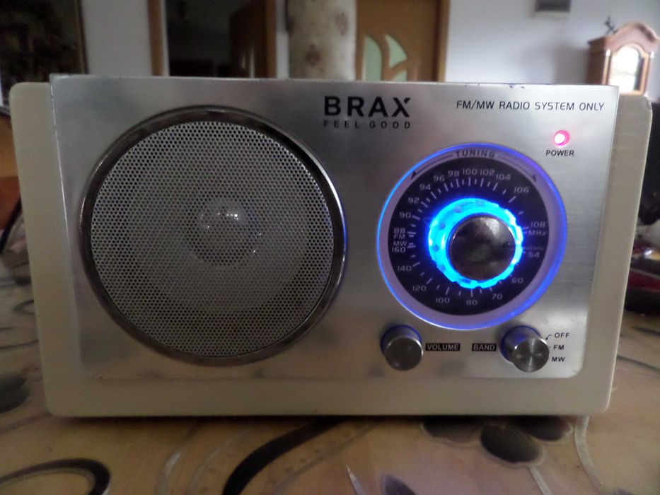 Radio de calitate,carcasa din lemn auditie super