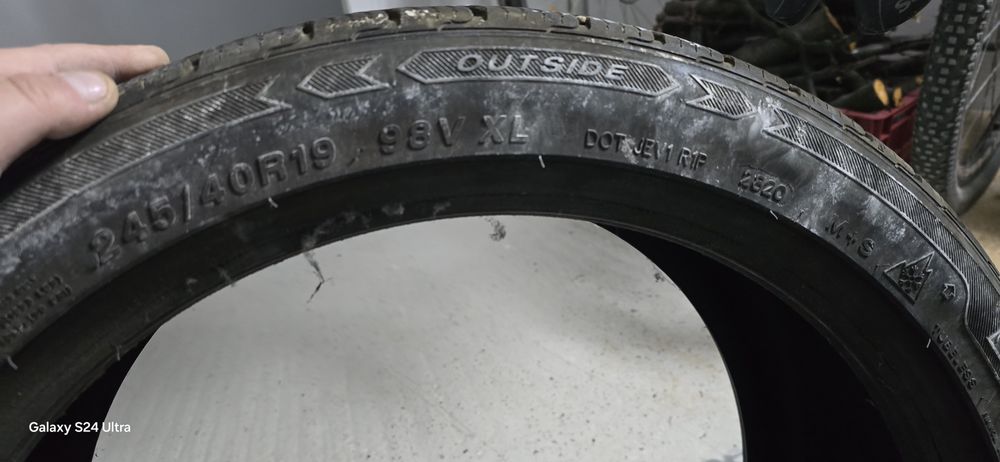 Vand.Anvelopa cauciuc 245.40.19 iarna