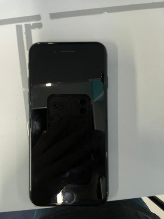 iPhone se3 продам торг есть