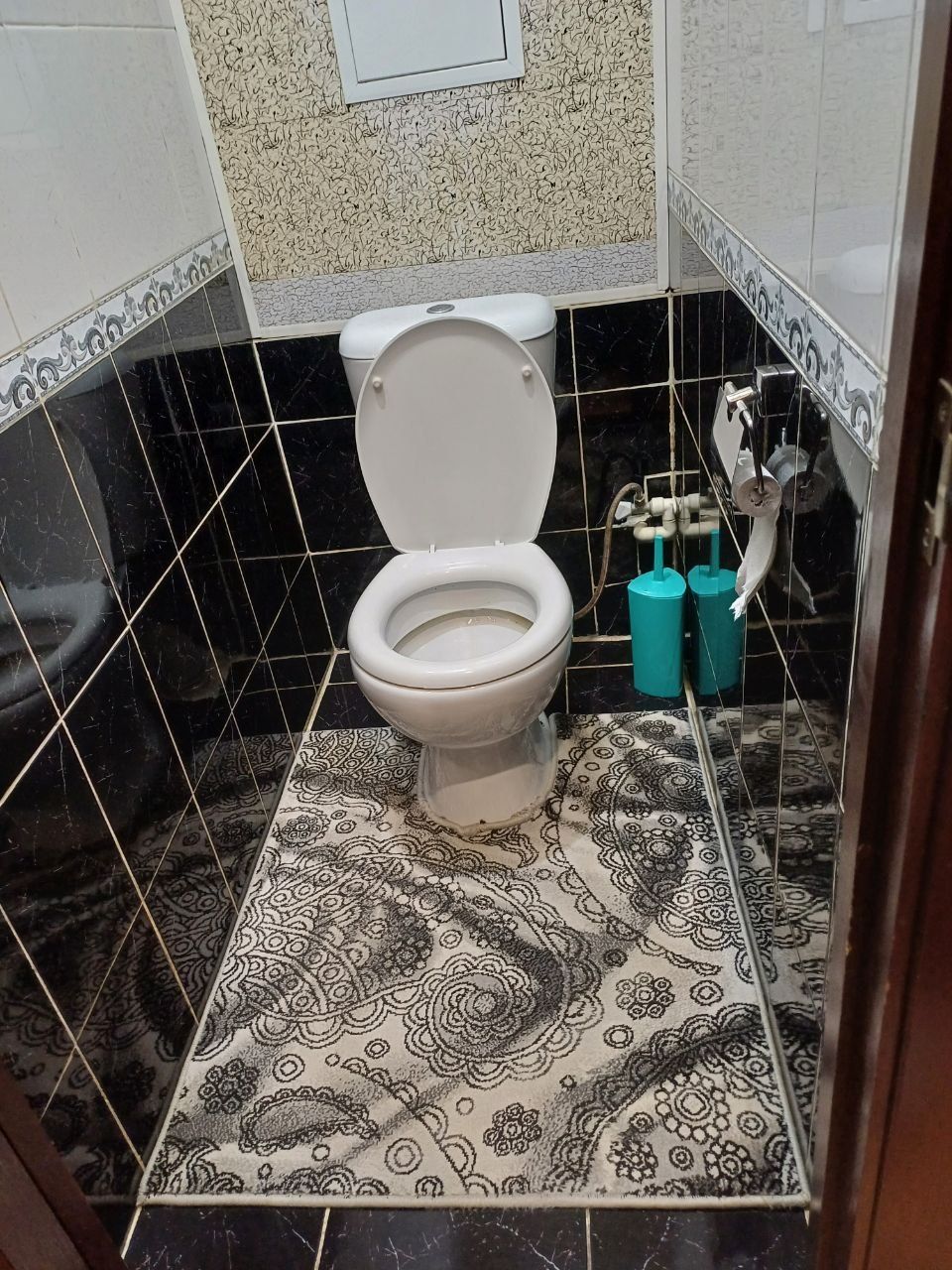 Срочно продаётся квартира 3/3/4 бал 1*5×6 феруза 65000