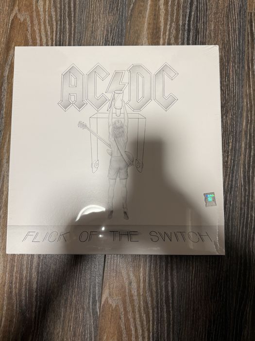 Продавам чисто нови грамофонни плочи