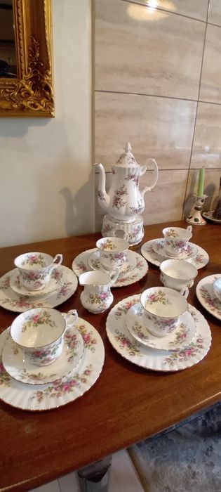 Set portelan englezesc Royal Albert