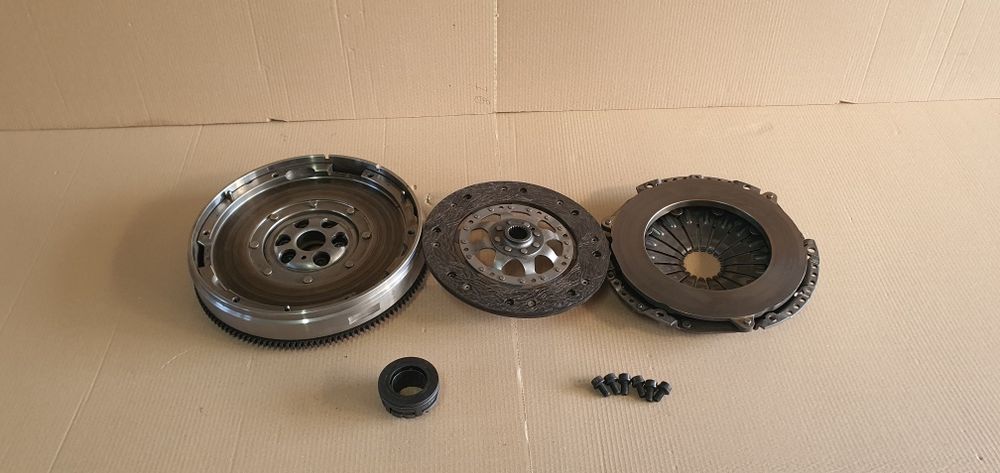 Kit ambreiaj volanta sachs 1.9 tdi BRB BKE AWX audi a4 b7 audi a4 b6