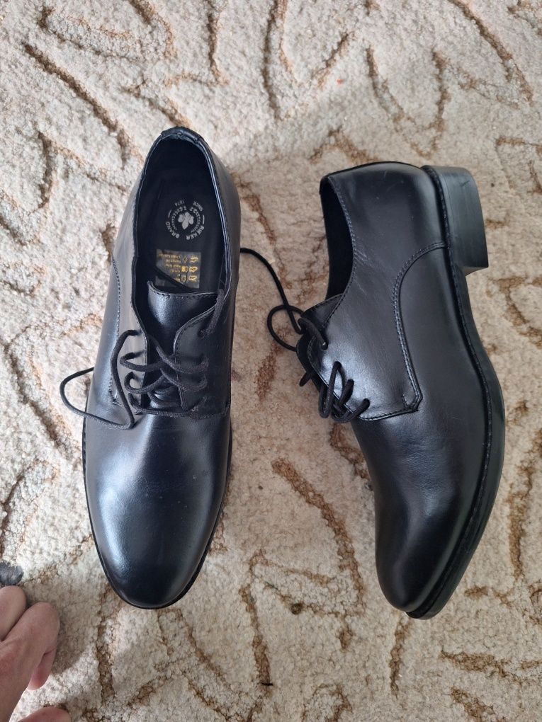 Pantofi eleganți Rieker noi.