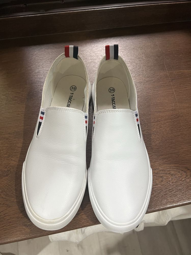 Продам мокасины