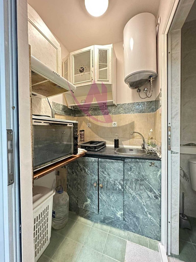 Дава се под наем Едностаен апартамент в Варна, ЖП Гара - 30 кв.м за 200 € - Снимка #1
