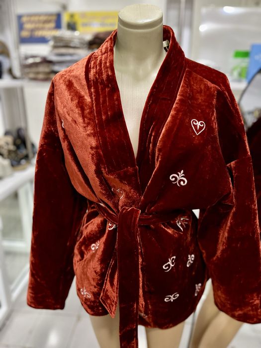 Женская национальная куртка