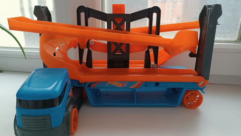 Продам Hot wheels автовоз