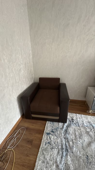 Диван в хорошим состояний окончательно за 20000тг пьааьаба